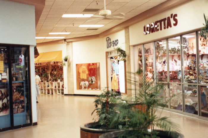 Marquette Mall - From Marquette Mall Memories Facebook (newer photo)